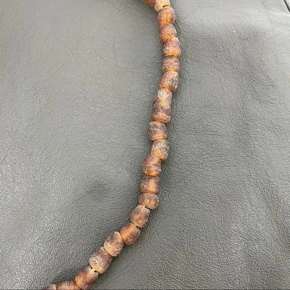 Amber Sea glass beaded necklace w vintage pendant - Picture 4 of 5